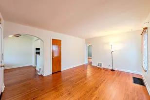 631 Balmoral Ave, Westchester, IL 60154 - Photo 3