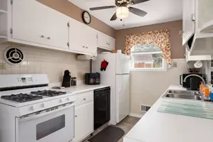 10917 S Keeler Ave, Oak Lawn, IL 60453 - Photo 9