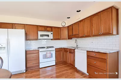 1123 Juniper Parkway, Libertyville, IL 60048 - Photo 9