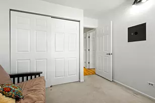649 Hiawatha Dr, Carol Stream, IL 60188 - Photo 13