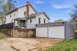 401 Crawford Ave, Dixon, IL 61021 - Photo 3
