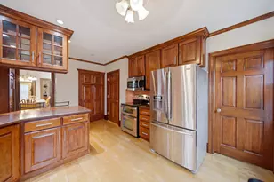 401 Crawford Ave, Dixon, IL 61021 - Photo 9