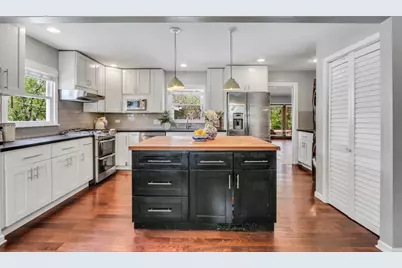 17976 W Big Oaks Road, Grayslake, IL 60030 - Photo 7