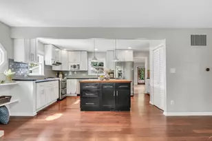 17976 W Big Oaks Rd, Grayslake, IL 60030 - Photo 7