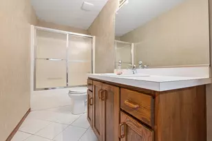 9342 Sutton Pl, Tinley Park, IL 60487 - Photo 15