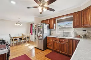 644 Pierce Ct, Grayslake, IL 60030 - Photo 9