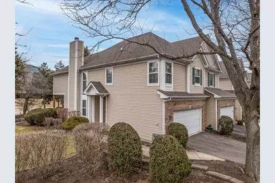 1016 Middleton Place #1016, Lisle, IL 60532 - Photo 3