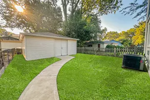 8449 N Kedvale Ave, Skokie, IL 60076 - Photo 25