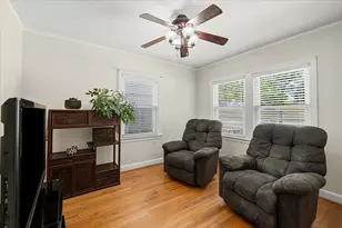 8449 N Kedvale Ave, Skokie, IL 60076 - Photo 9