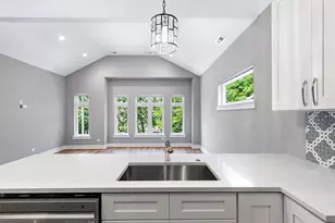 [Address not provided], Chicago, IL 60653 - Photo 3