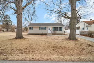 917 Parks Ln, Ottawa, IL 61350 - Photo 1