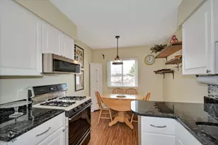 13240 W Circle Dr Pkwy, Crestwood, IL 60418 - Photo 13