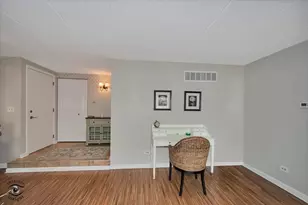 13240 W Circle Dr Pkwy, Crestwood, IL 60418 - Photo 9
