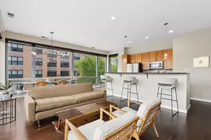 3920 N Sheridan Rd, Chicago, IL 60613 - Photo 3