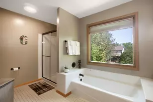 110 Courtney Ln, Cary, IL 60013 - Photo 15