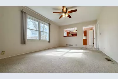 28 Montgomery Lane, Vernon Hills, IL 60061 - Photo 7