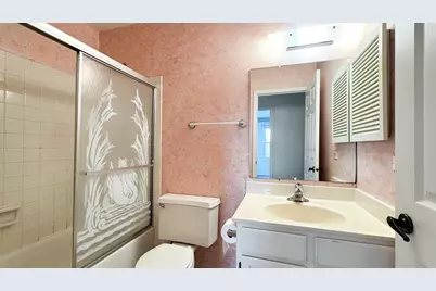 28 Montgomery Lane, Vernon Hills, IL 60061 - Photo 13