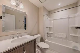 1736 Ranchview Dr, Naperville, IL 60565 - Photo 17