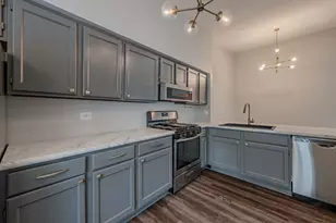 1736 Ranchview Dr, Naperville, IL 60565 - Photo 5