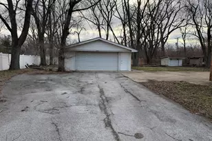 15441 East End St, Dolton, IL 60419 - Photo 5