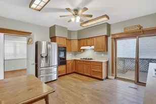 1210 Fairview Ave, Rockford, IL 61101 - Photo 11