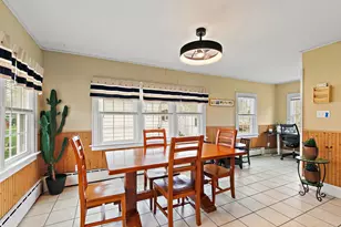 811 Ellwood Ave, Dekalb, IL 60115 - Photo 9