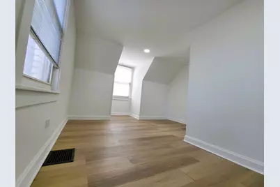 10055 S Oglesby Avenue, Chicago, IL 60617 - Photo 27