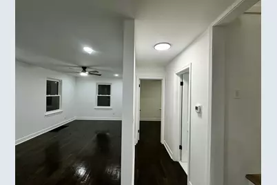 10055 S Oglesby Avenue, Chicago, IL 60617 - Photo 11