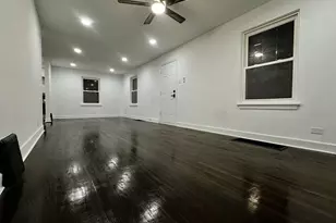 10055 S Oglesby Ave, Chicago, IL 60617 - Photo 7