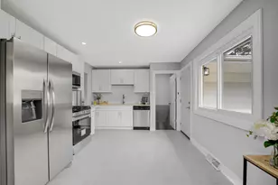 527 N Virginia Ave, Glenwood, IL 60425 - Photo 7