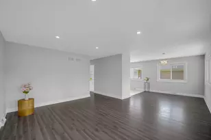 527 N Virginia Ave, Glenwood, IL 60425 - Photo 5