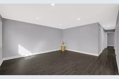 527 N Virginia Avenue, Glenwood, IL 60425 - Photo 3