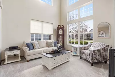 392 E 17th Place, Lombard, IL 60148 - Photo 5