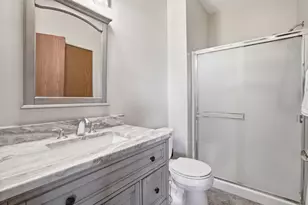 392 E 17th Pl, Lombard, IL 60148 - Photo 15