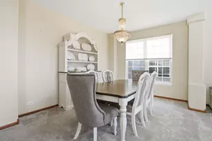 392 E 17th Pl, Lombard, IL 60148 - Photo 7