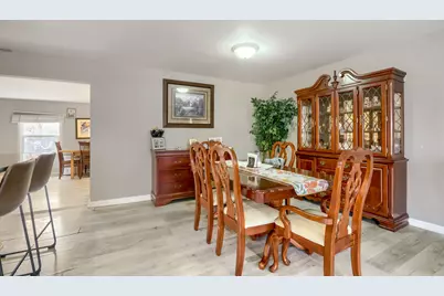 18647 W Pamela Place, Gurnee, IL 60031 - Photo 9