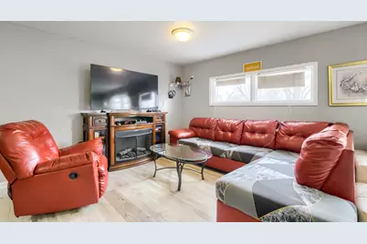 18647 W Pamela Place, Gurnee, IL 60031 - Photo 7