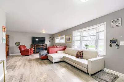 18647 W Pamela Place, Gurnee, IL 60031 - Photo 5