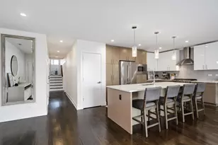 2707 W Belmont Ave, Chicago, IL 60618 - Photo 11