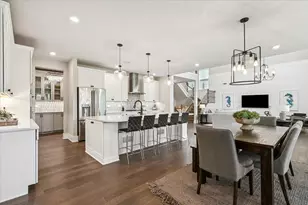 1329 Blackberry Ct, Libertyville, IL 60048 - Photo 11