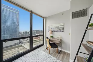 210 S Desplaines St, Chicago, IL 60661 - Photo 11