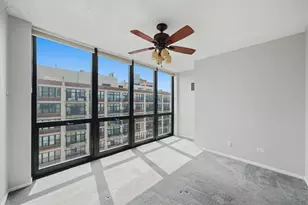 210 S Desplaines St, Chicago, IL 60661 - Photo 13