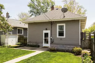 1014 Massena Ave, Waukegan, IL 60085 - Photo 7