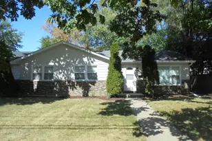 1808 W Ridgeland Ave, Waukegan, IL 60085 - Photo 1