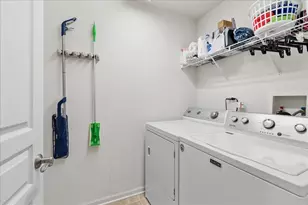 2459 Anna Wy, Elgin, IL 60124 - Photo 19