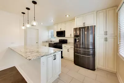 909 E Oakton Street, Arlington Heights, IL 60004 - Photo 5