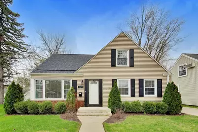909 E Oakton Street, Arlington Heights, IL 60004 - Photo 1