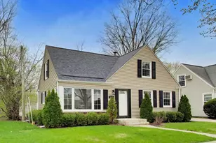 909 E Oakton St, Arlington Heights, IL 60004 - Photo 3
