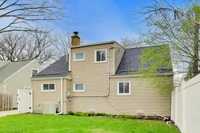 909 E Oakton Street, Arlington Heights, IL 60004 - Photo 23