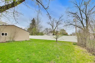 909 E Oakton Street, Arlington Heights, IL 60004 - Photo 27